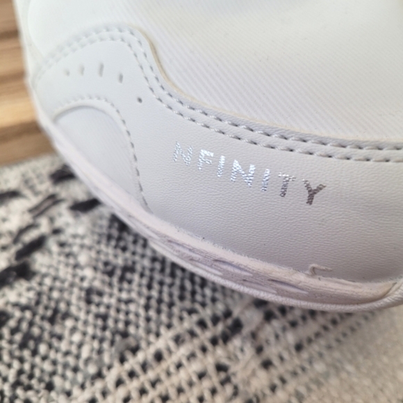 Infinity Cheer Shoes Rival 2, size 9. - Picture 3 of 11